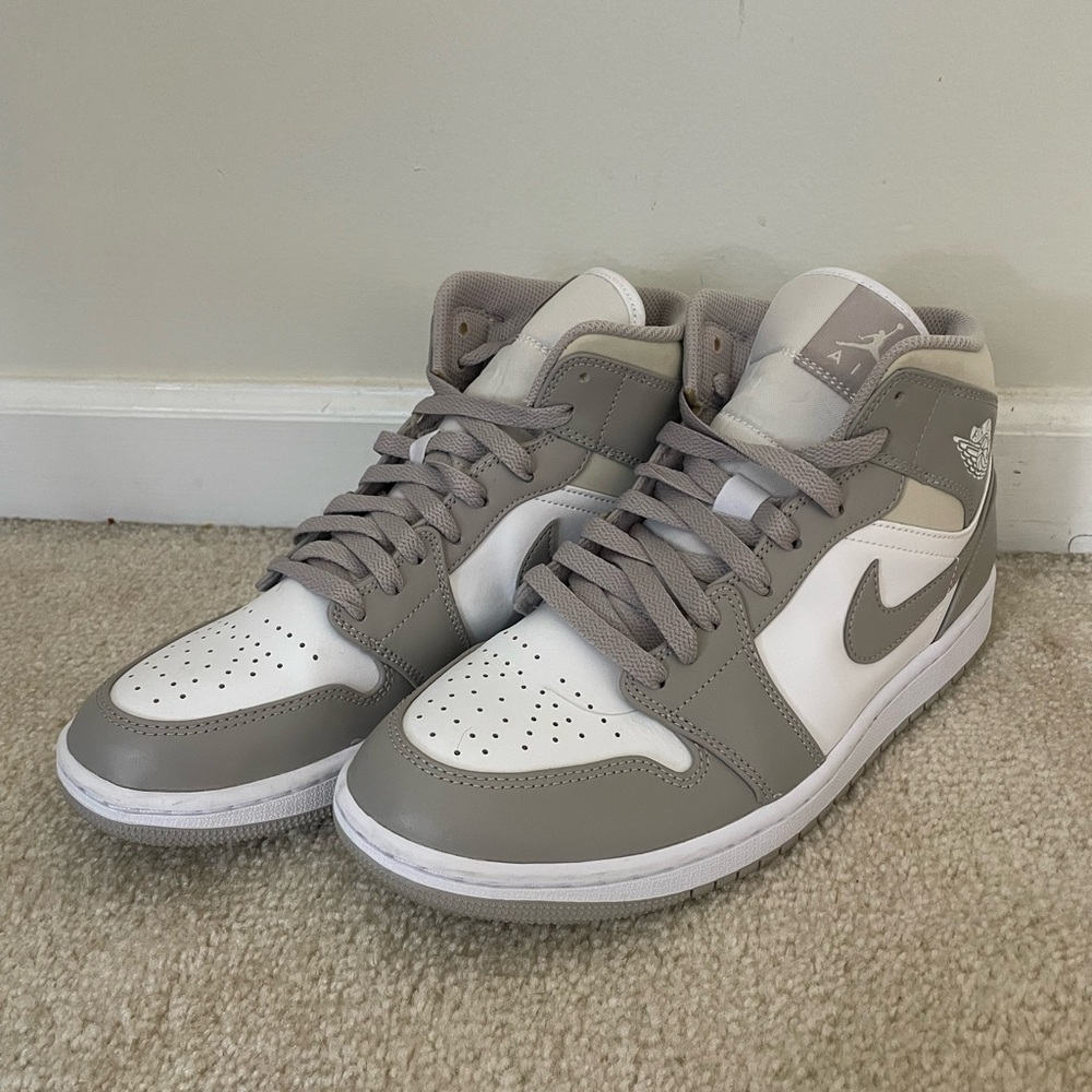 WOMENS JORDAN 1 HIGH TOP LINEN - SIZE 8.5